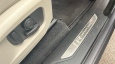 Jaguar F-Pace 2.0 P400e R-Dynamic SE 5dr Auto AWD Estate